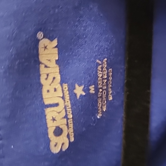 Lot of 3 scrub tops women's medium - Picture 3 of 9